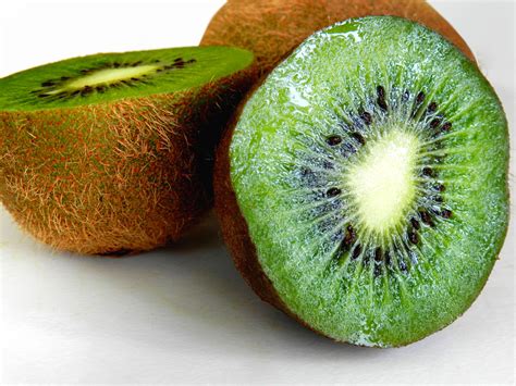 frutta esotica kiwi.